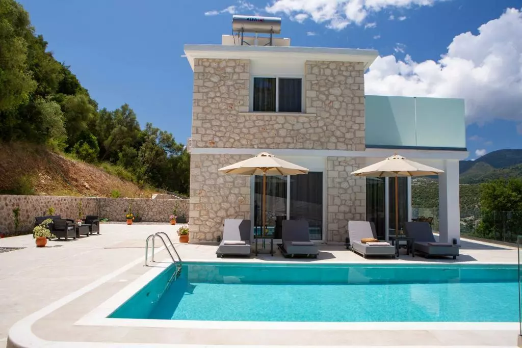 Villa In Lefkada, Greece (600 M²)