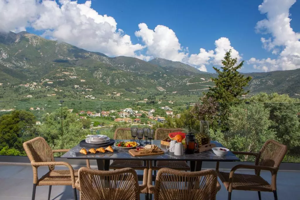 Villa In Lefkada, Greece (600 M²)
