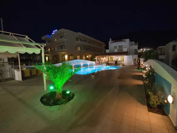 20-bedroom Hotel In Mallia, Greece (750 M²)