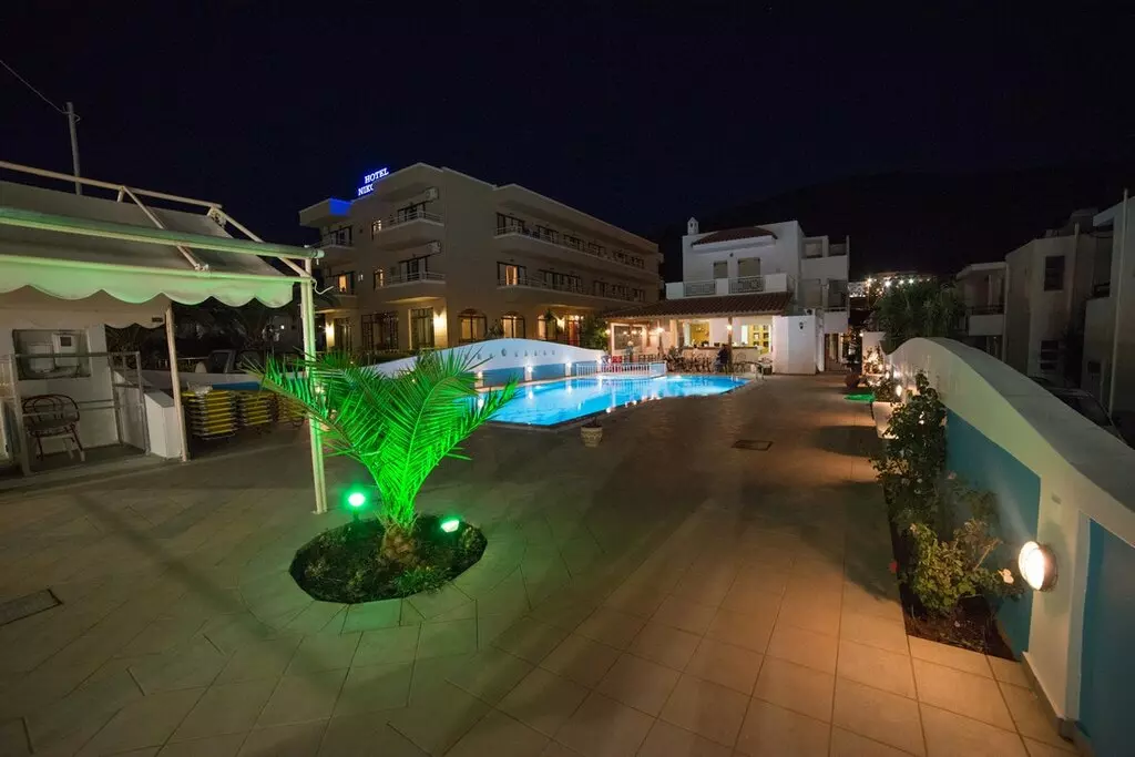 20-bedroom Hotel In Mallia, Greece (750 M²)