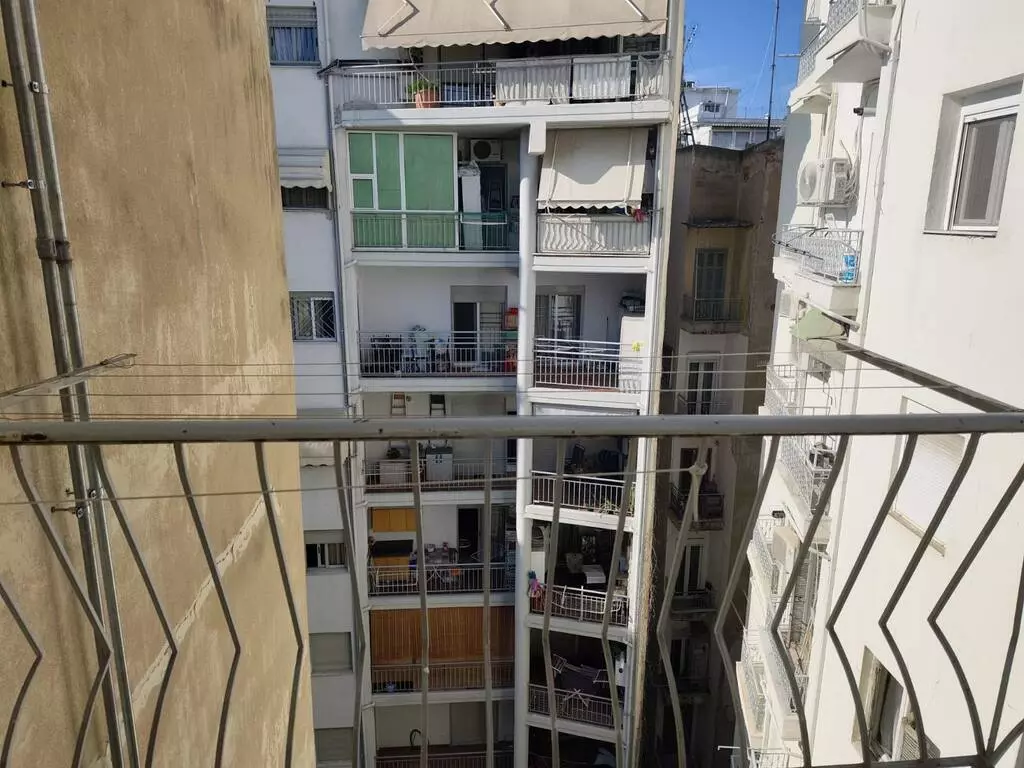 2-bedroom Flat In Center Of Thessaloniki, Greece (46 M²)
