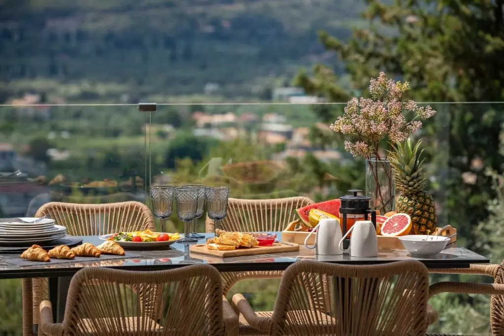 Villa In Lefkada, Greece (600 M²)