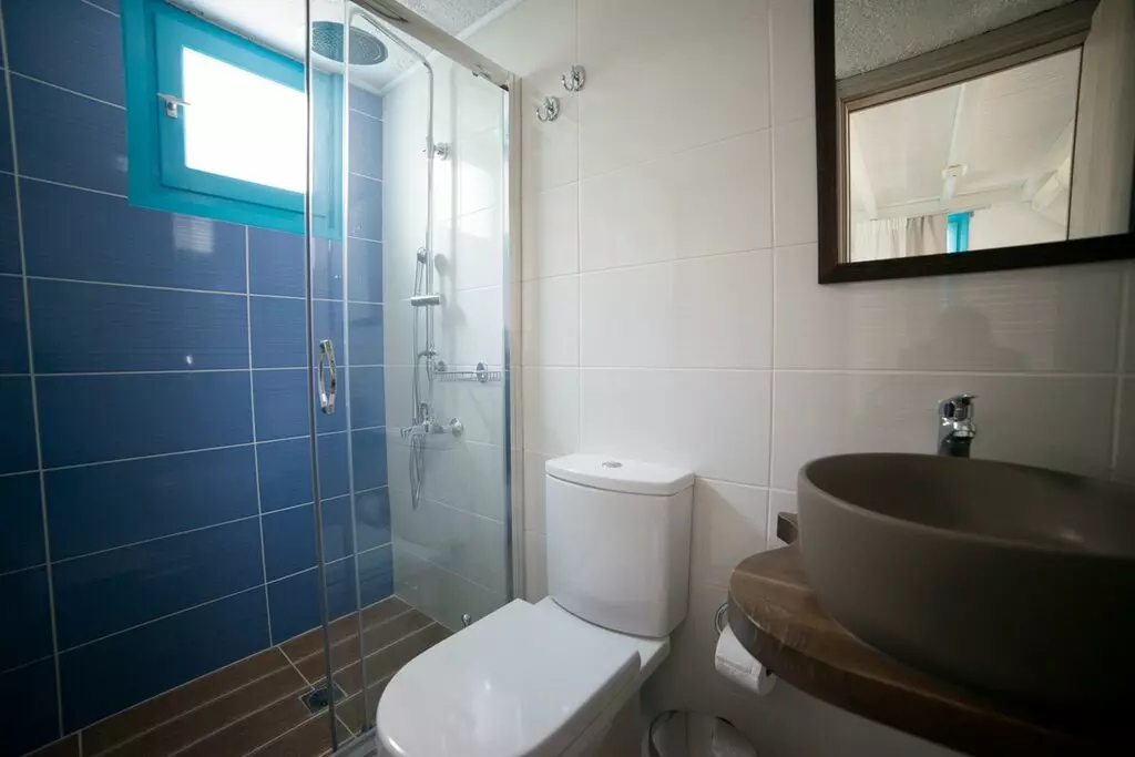 20-bedroom Hotel In Mallia, Greece (750 M²)