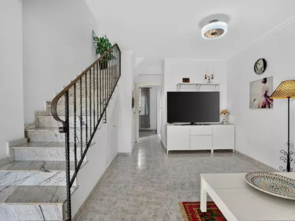 2-bedroom Town House In Torrevieja, Spain (79 M²)